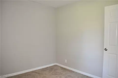 Bedroom - 1286 Cherry Ln, Seven Hills, OH 44131 photo 2 of 4