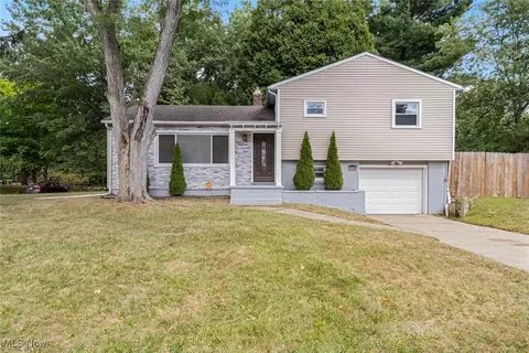 1830 Tanglewood Dr, Akron, OH 44313