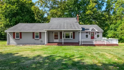 6916 Dewey Rd, Thompson, OH 44086