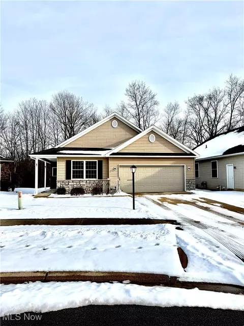 10281 River Run Ln, North Royalton, OH 44133