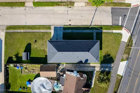 View/Area - 703 E Broad St, Elyria, OH 44035 photo 3 of 5