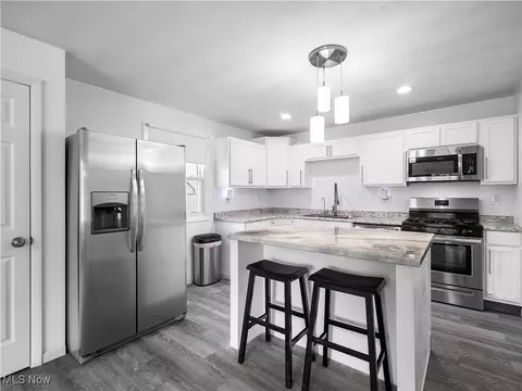 Kitchen - 703 E Broad St, Elyria, OH 44035 photo 2 of 5