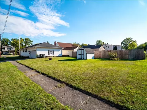 Exterior - 703 E Broad St, Elyria, OH 44035 photo 3 of 3