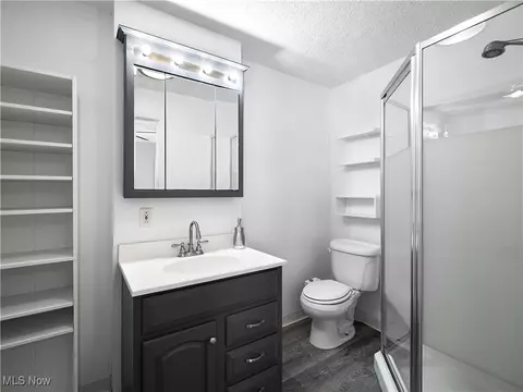Bath - 703 E Broad St, Elyria, OH 44035 photo 2 of 3