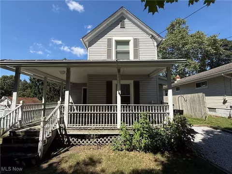 1021 Perry Ave, Barberton, OH 44203