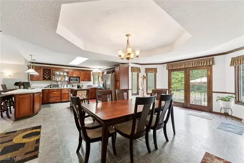 Dining - 40000 Myrtle Ct, Elyria, OH 44035 photo 1 of 2