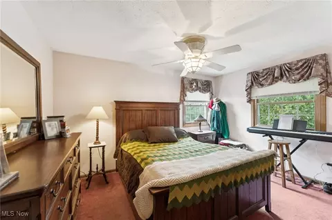 Bedroom - 40000 Myrtle Ct, Elyria, OH 44035 photo 3 of 3