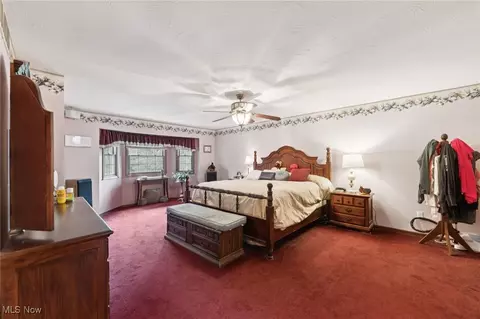 Bedroom - 40000 Myrtle Ct, Elyria, OH 44035 photo 2 of 3