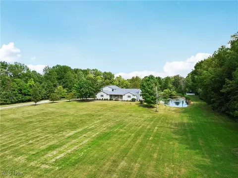Exterior - 40000 Myrtle Ct, Elyria, OH 44035 photo 8 of 8
