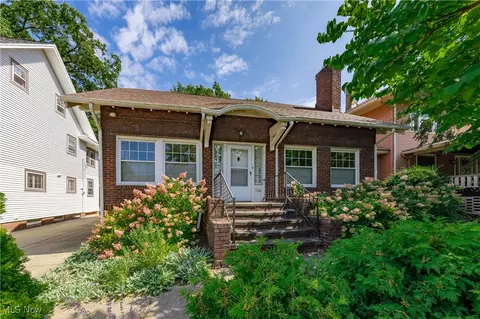 1485 Waterbury Rd, Lakewood, OH 44107