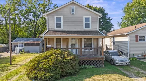 976 Cole Ave, Akron, OH 44306