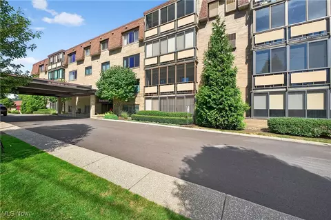 25805 Fairmount Blvd #107, Beachwood, OH 44122