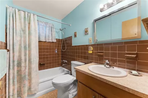 310 E 243rd St, Euclid, OH 44123 photo 15