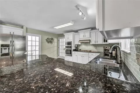 36015 Spatterdock Ln, Solon, OH 44139 photo 9