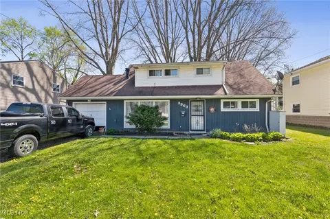 3363 Bailey Rd, Cuyahoga Falls, OH 44221