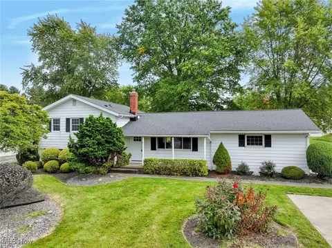 7375 Som Center Rd, Solon, OH 44139