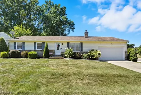 2072 Issaquah St, Cuyahoga Falls, OH 44221