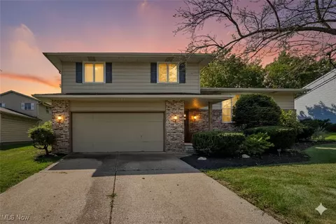 2882 Marion Pkwy, Brunswick, OH 44212