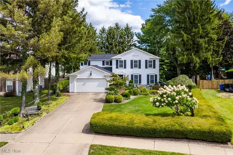 16969 Antler Ln, Strongsville, OH 44136
