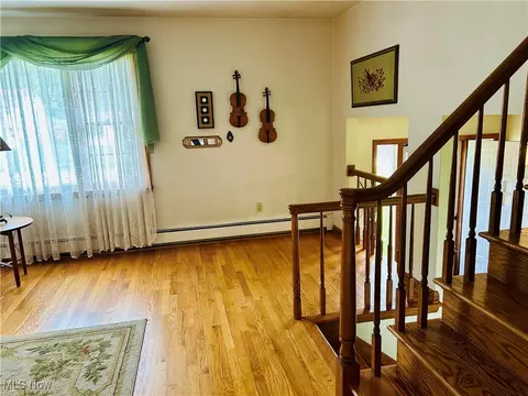 Living - 857 Maple Ridge Dr, Boardman, OH 44512 photo 2 of 8