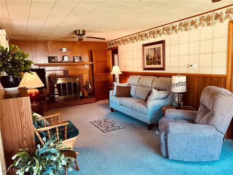 Living - 857 Maple Ridge Dr, Boardman, OH 44512 photo 8 of 8