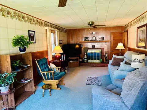 Living - 857 Maple Ridge Dr, Boardman, OH 44512 photo 5 of 8