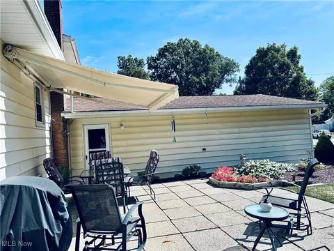 Exterior - 857 Maple Ridge Dr, Boardman, OH 44512 photo 1 of 7