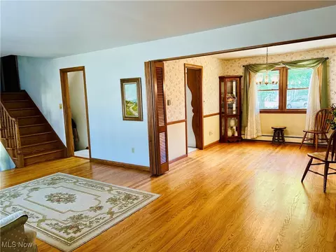 Living - 857 Maple Ridge Dr, Boardman, OH 44512 photo 3 of 8