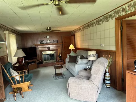 Living - 857 Maple Ridge Dr, Boardman, OH 44512 photo 4 of 8