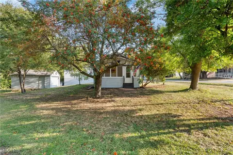 1515 Grand Blvd, Barberton, OH 44203