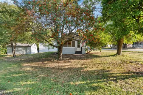 1515 Grand Blvd, Barberton, OH 44203