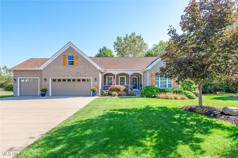 650 Eastpointe Ct, Amherst, OH 44001