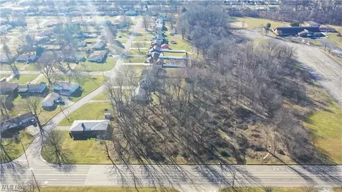 902 S Meridian Rd, Austintown, OH 44509