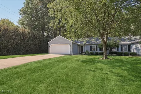 2244 Candlewood Dr, Avon, OH 44011