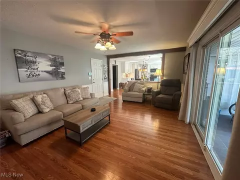Living - 264 Windfall Ln, Wadsworth, OH 44281 photo 1 of 3