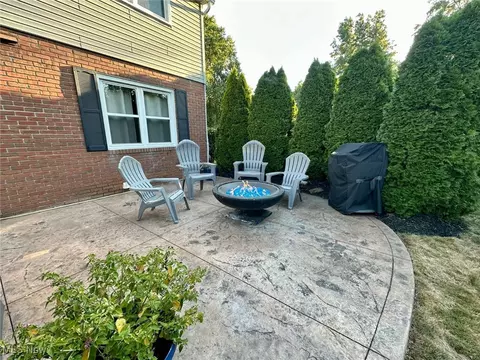 Exterior - 264 Windfall Ln, Wadsworth, OH 44281 photo 5 of 5