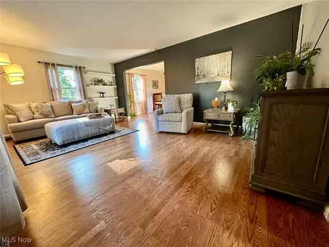 Living - 264 Windfall Ln, Wadsworth, OH 44281 photo 3 of 3