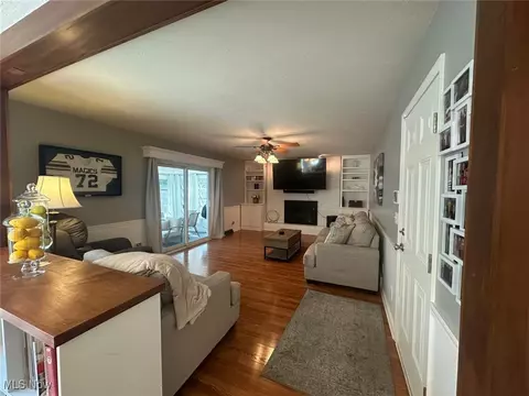Living - 264 Windfall Ln, Wadsworth, OH 44281 photo 2 of 3
