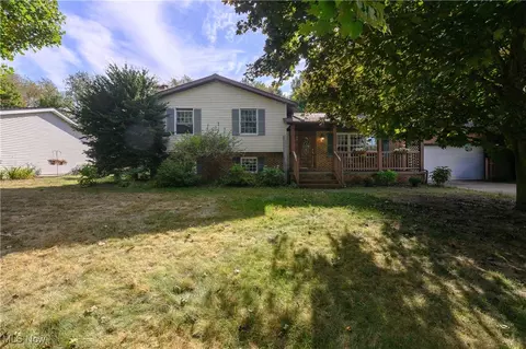 8550 Cherryridge Ave NW, Canal Fulton, OH 44614