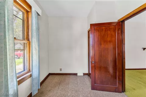 310 E 44th St, Lorain, OH 44052 photo 5