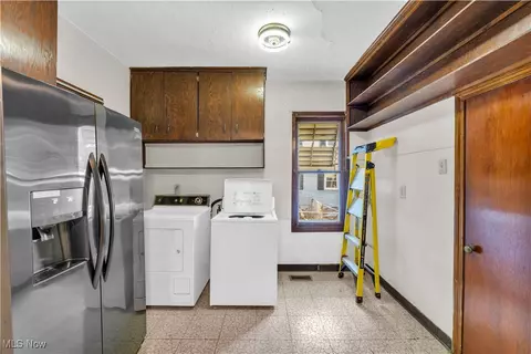 310 E 44th St, Lorain, OH 44052 photo 8