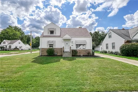 28886 Hazel Ave, Wickliffe, OH 44092