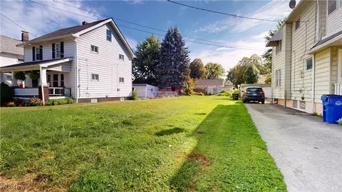 4475 W 12th St, Cleveland, OH 44109