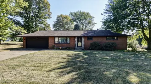 7040 Lutz Ave NW, Massillon, OH 44646