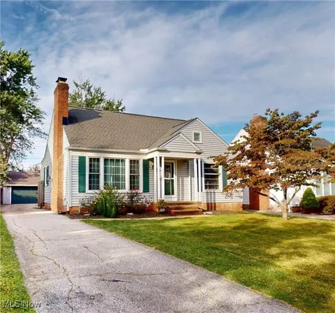 16365 Barriemore Ave, Middleburg Heights, OH 44130