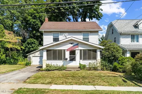 417 Birchwood Ave, Akron, OH 44310