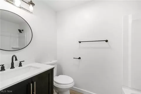 Bath - 1009 Oak Tree Rd, Akron, OH 44320 photo 1 of 3