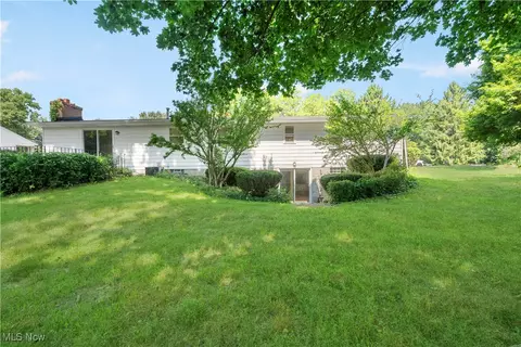 Exterior - 1009 Oak Tree Rd, Akron, OH 44320 photo 4 of 4