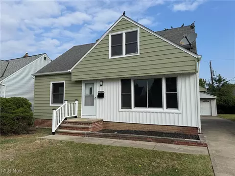 13005 Oak St, Garfield Heights, OH 44125
