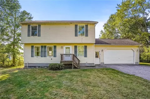 16690 Dayton St, Chagrin Falls, OH 44023
